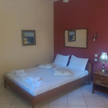 Pelli Hotel 3*