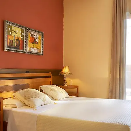 Hotel Pelli 3*