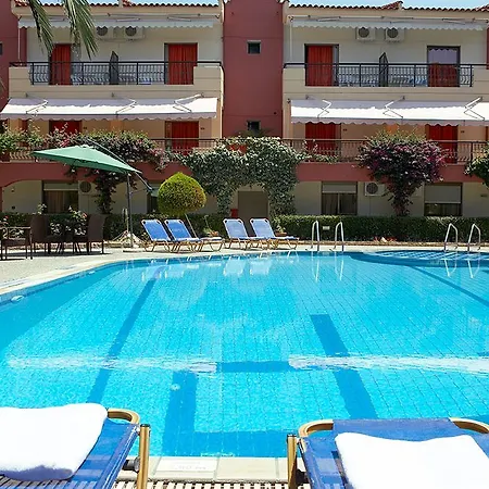 Pelli Hotel 3*
