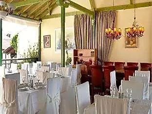 Hotel Pelli