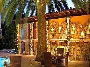 Hotel Pelli