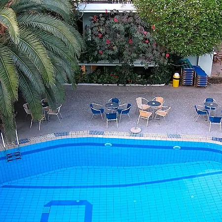 Pelli Hotel
