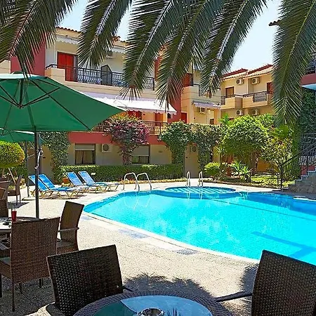 Pelli Hotel 3*