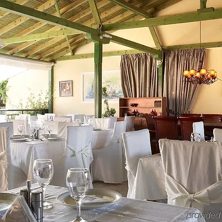 Hotel Pelli