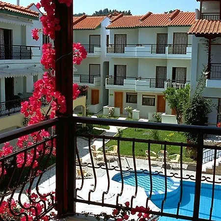 Pelli Hotel 3*