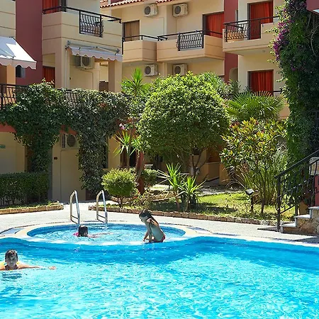 Hotel Pelli 3*