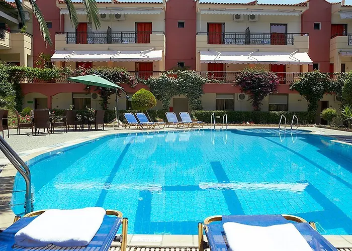 Pelli Hotel 3*