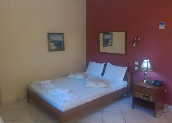 Pelli Hotel 3*