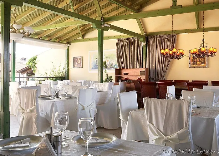 Hotel Pelli