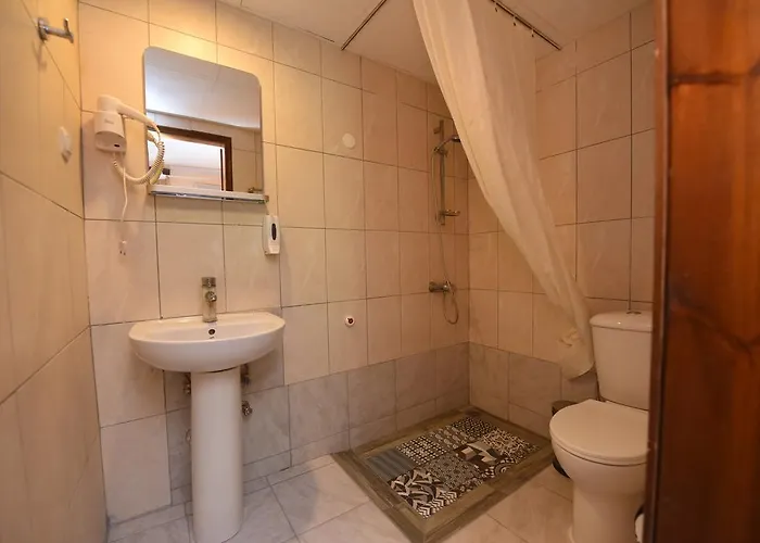 Hotel Pelli 3*